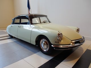 Citroën DS 19: автомобилът, който сам по...